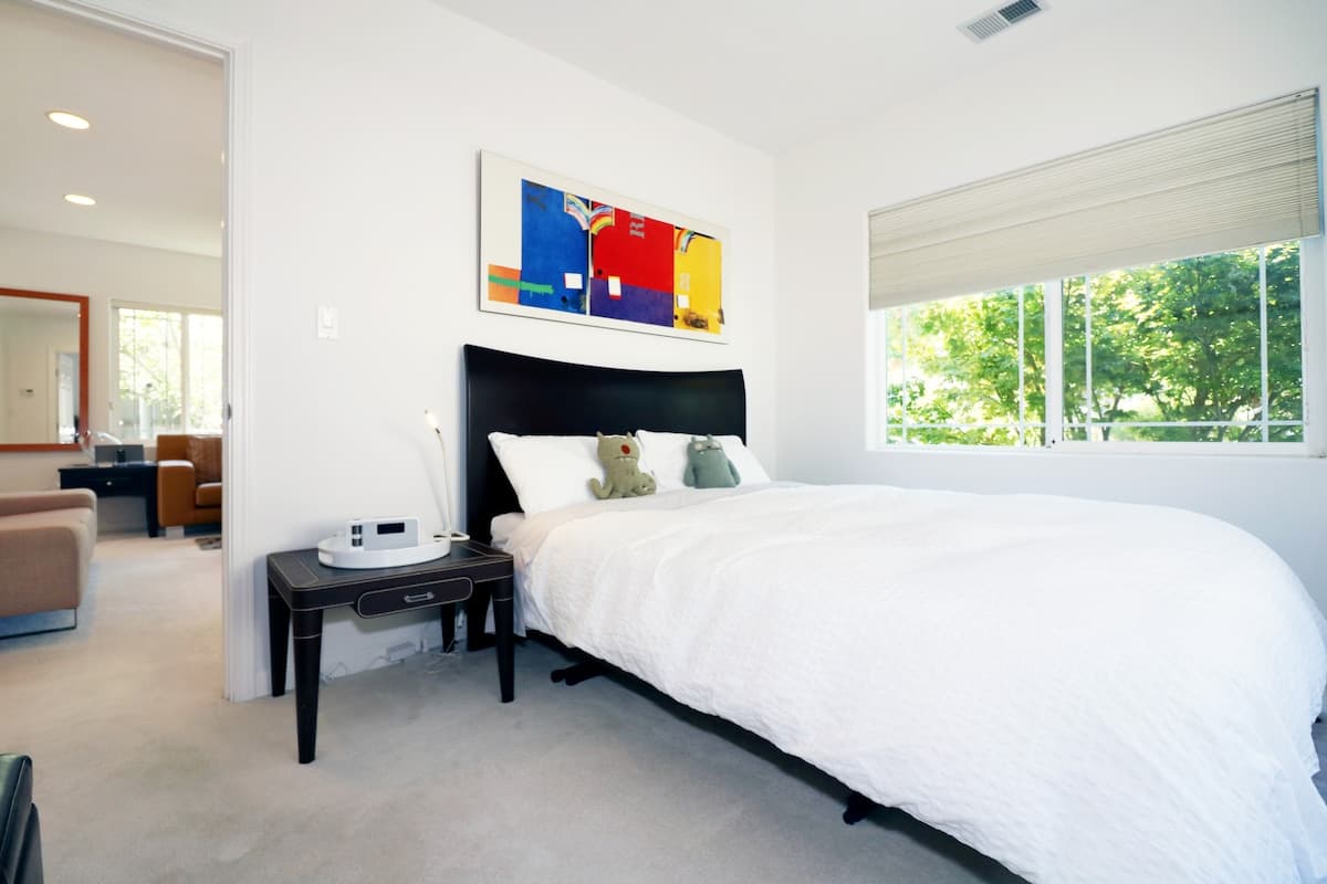 Home in Mountain View · ★4.97 · 2 bedrooms · 3 beds · 1 bath - Image 12