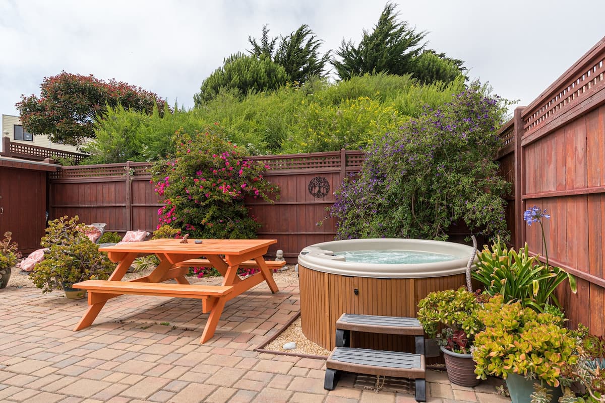 Bay & Mountain Views, Hot Tub, Shared Upper Floor - Photo 50