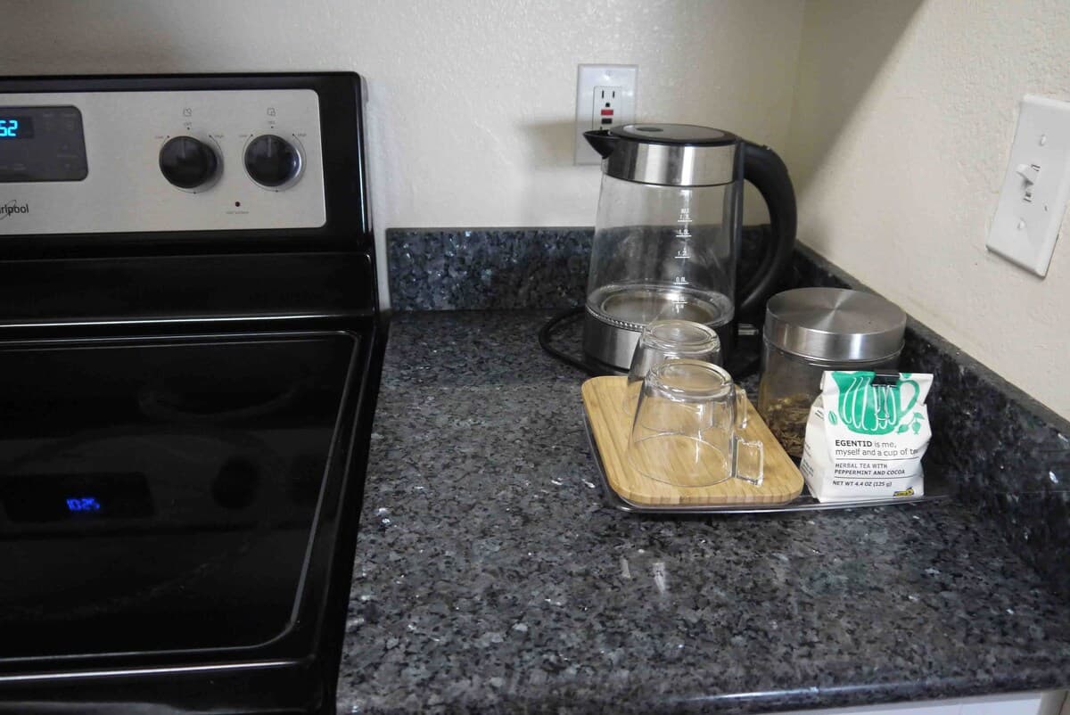 Condo in East Palo Alto · ★4.89 · 1 bedroom · 1 bed · 1 bath - Image 17