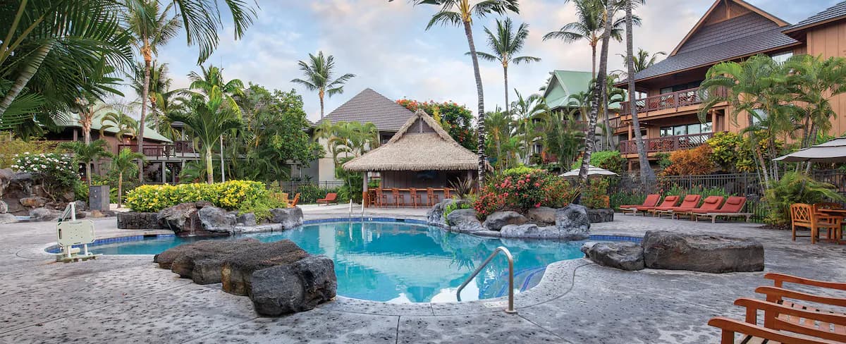 Condo in Kailua-Kona · ★4.82 · 2 bedrooms · 2 private baths - Image 7