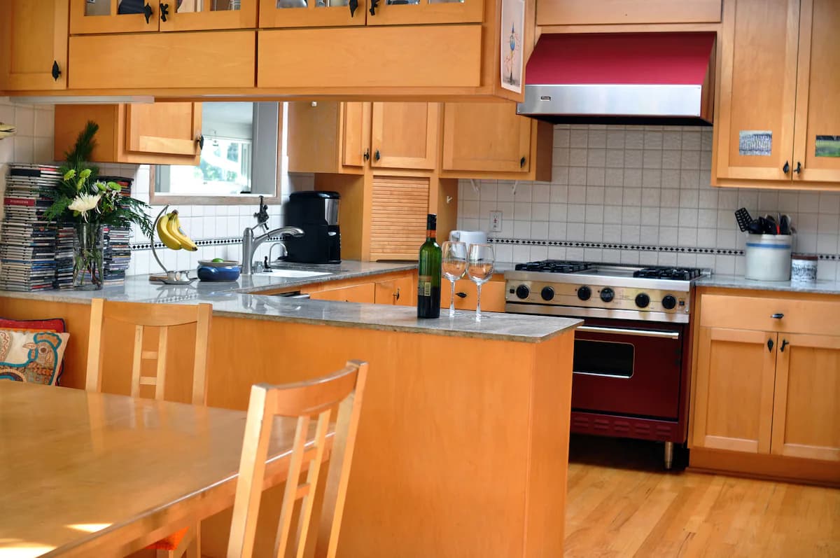 Home in Palo Alto · ★4.89 · 4 bedrooms · 4 beds · 2 baths - Image 3