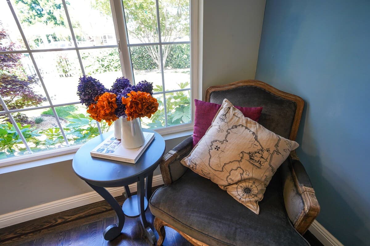 Home in Redwood City · ★4.8 · 3 bedrooms · 4 beds · 2 baths - Image 7