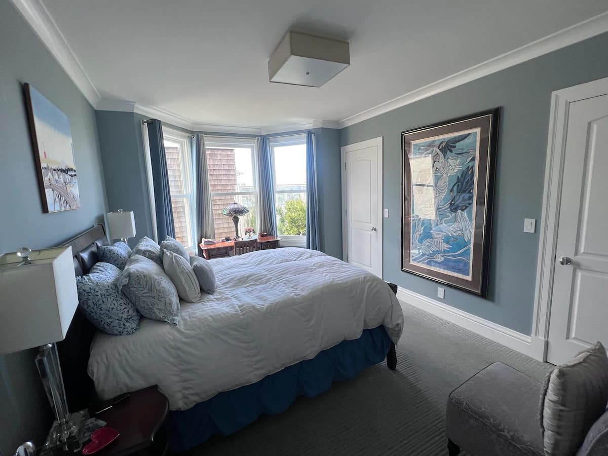 Private 2BR with 1000ft² Rooftop & 360 Views - Photo 18