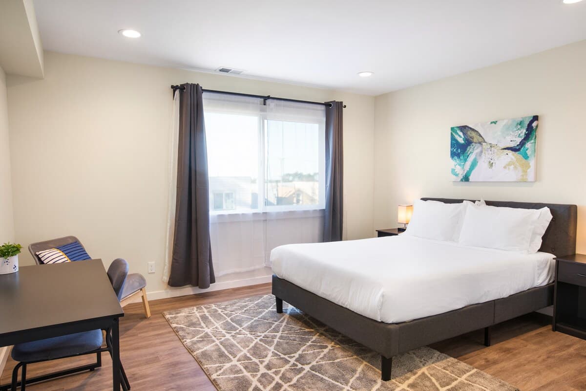 Home in Daly City · ★4.98 · 5 bedrooms · 7 beds · 5 baths - Image 14