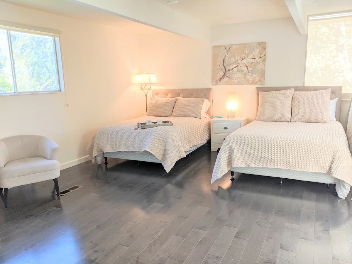 Home in Palo Alto · ★4.74 · 7 bedrooms · 9 beds · 4 baths - Image 28