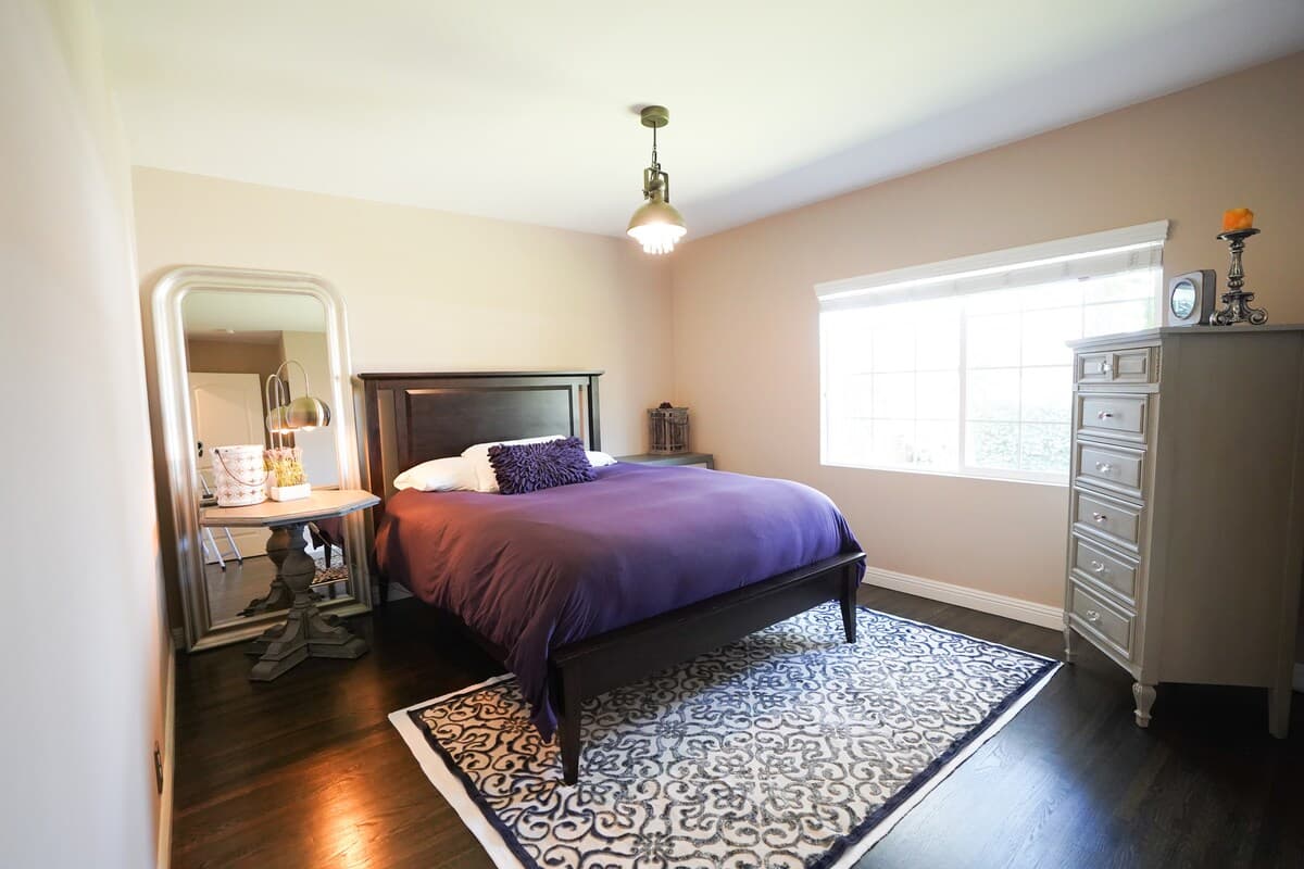 Home in Redwood City · ★4.8 · 3 bedrooms · 4 beds · 2 baths - Image 12