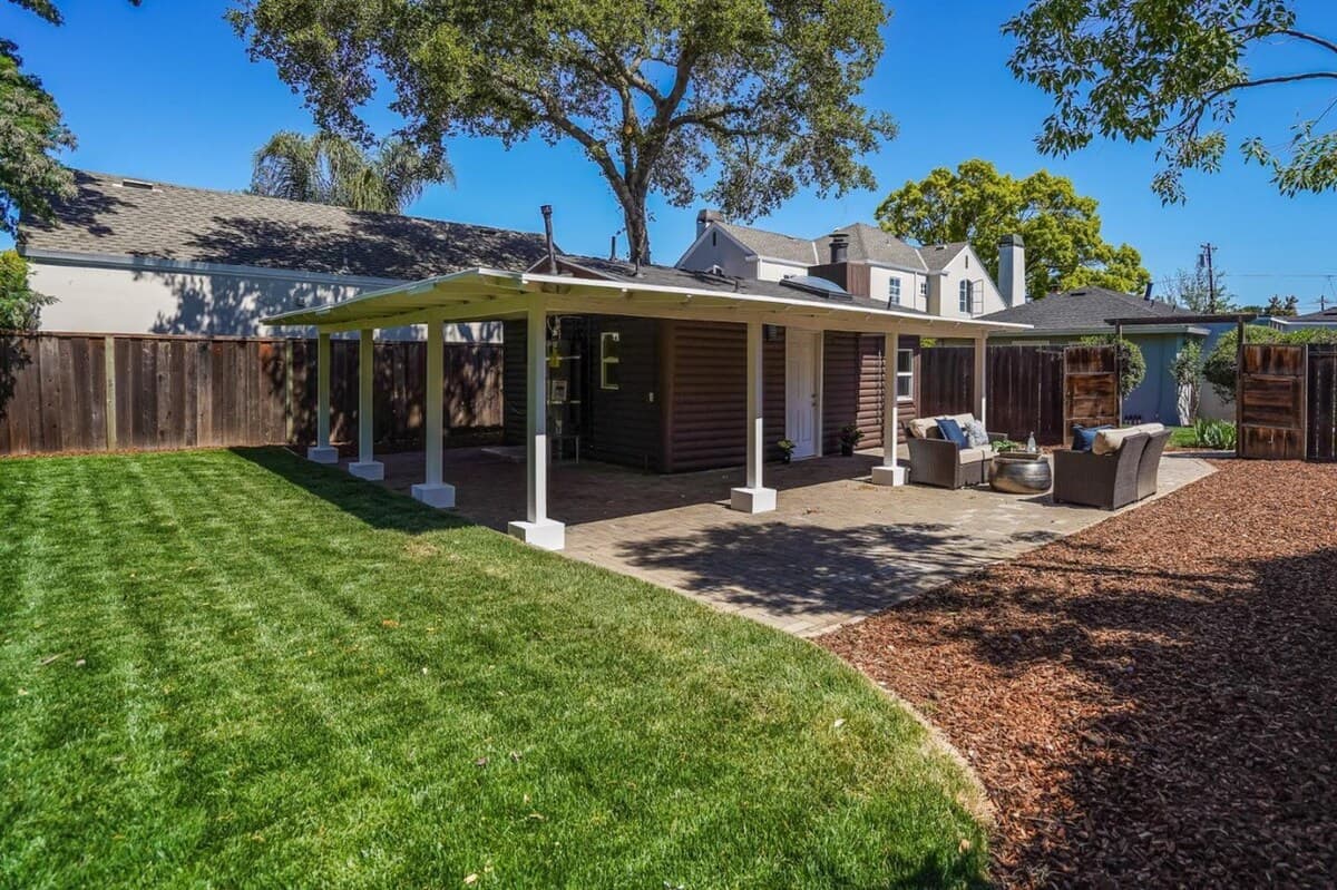 CasaZen Private Redwood Guesthouse with Garden - Photo 13