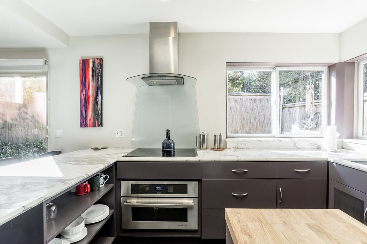 Guesthouse in Palo Alto · ★5.0 · 2 bedrooms · 2 beds · 1.5 baths - Image 15
