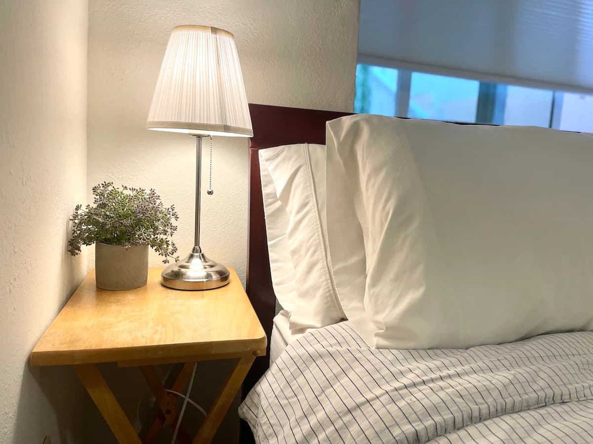 Urban Spacious Hideaway - 2BR 2BA - Photo 14