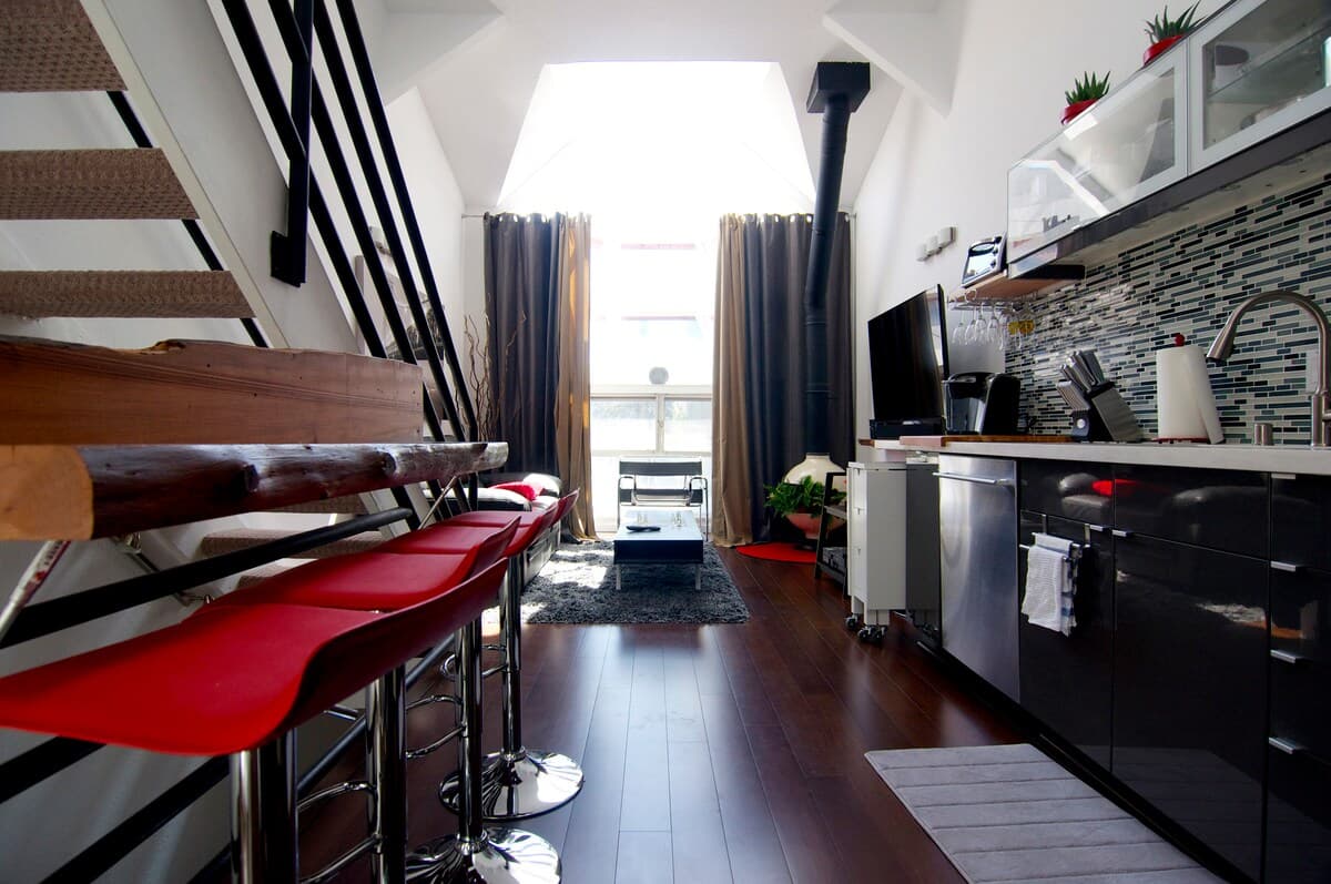 Architect's Bridge House, 2BR w/Fireplace - Photo 7