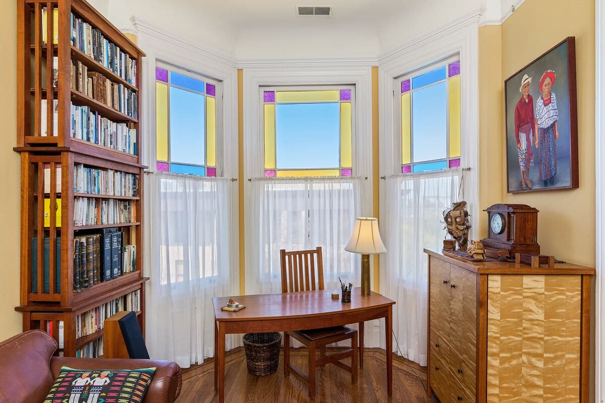 Chef's Kitchen Victorian, 1896 Flat with Terrace - Photo 30