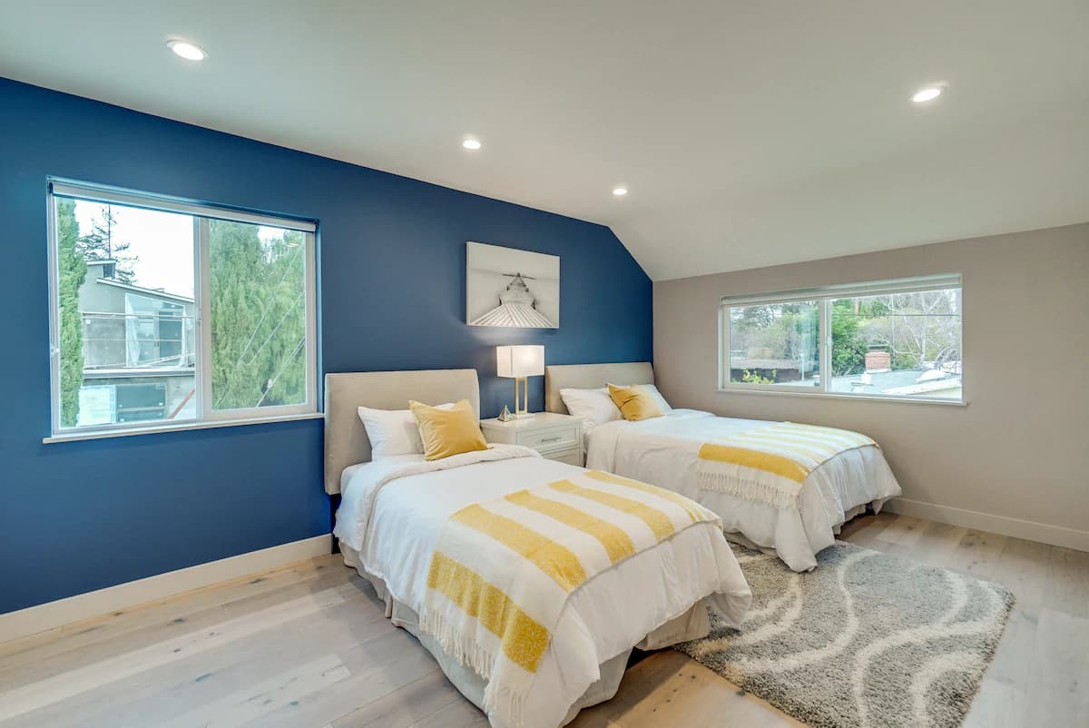 Home in Palo Alto · ★4.96 · 5 bedrooms · 7 beds · 4.5 baths - Image 29
