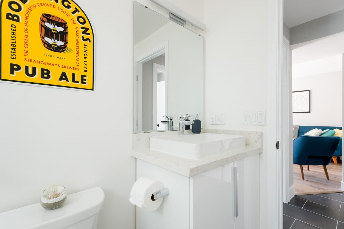 Clean & Private Family Guest Suite near the Beach - Photo 16