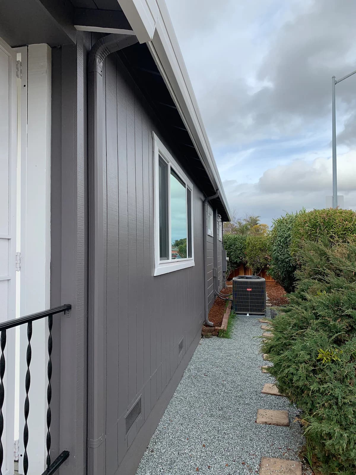 Home in East Palo Alto · ★4.88 · 3 bedrooms · 3 beds · 1.5 baths - Image 49