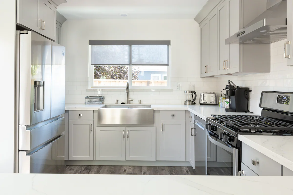 Home in East Palo Alto · ★4.92 · 4 bedrooms · 4 beds · 2 baths - Image 11
