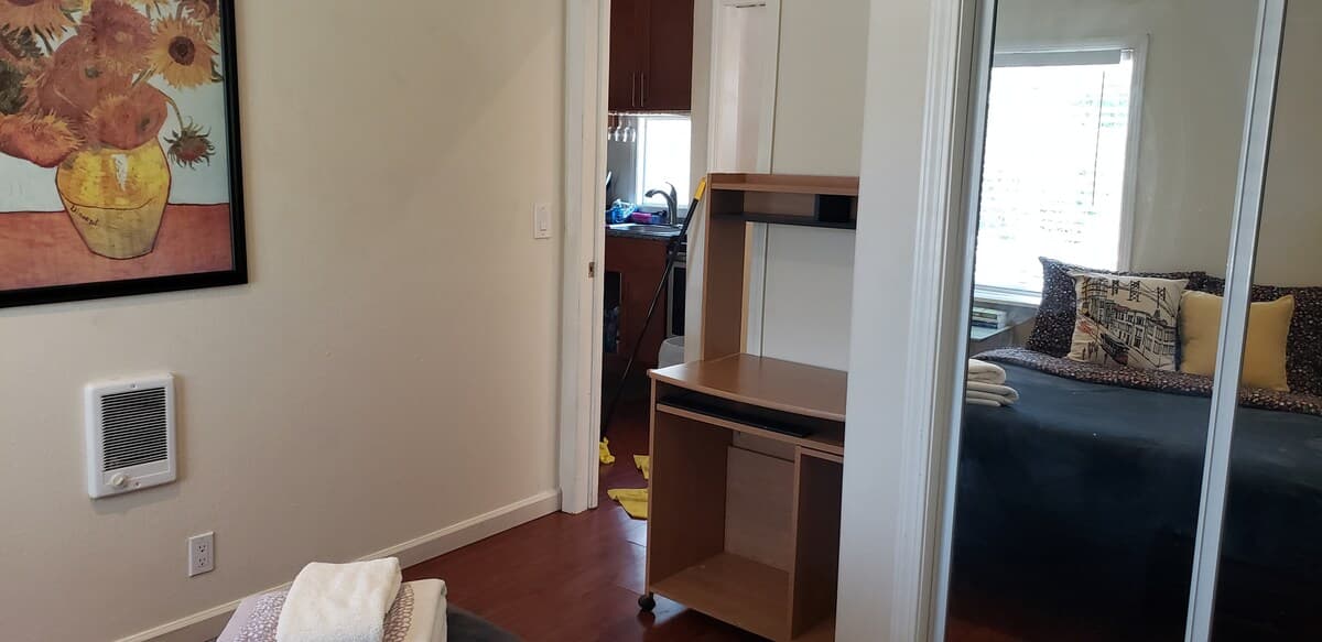 Guesthouse in Redwood City · ★4.57 · 2 bedrooms · 4 beds · 1 bath - Image 12