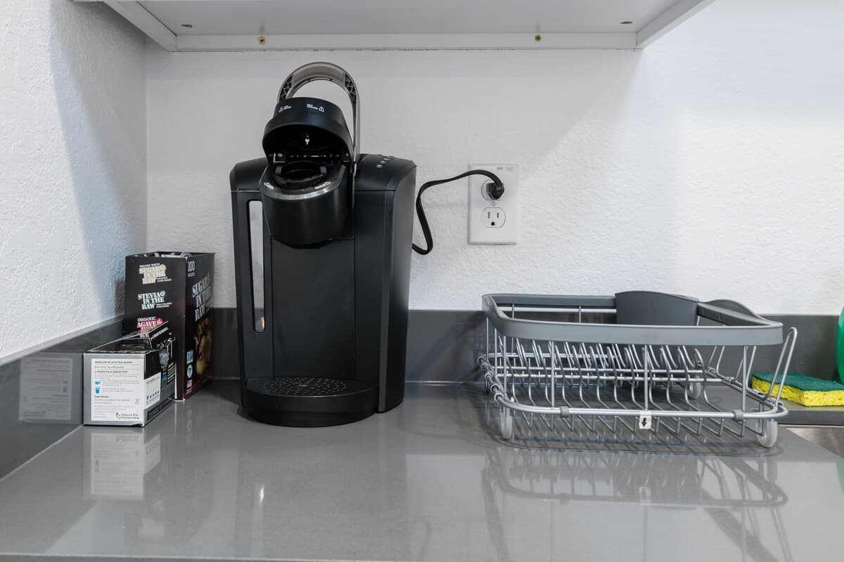 Home in East Palo Alto · ★4.88 · 3 bedrooms · 3 beds · 1.5 baths - Image 12