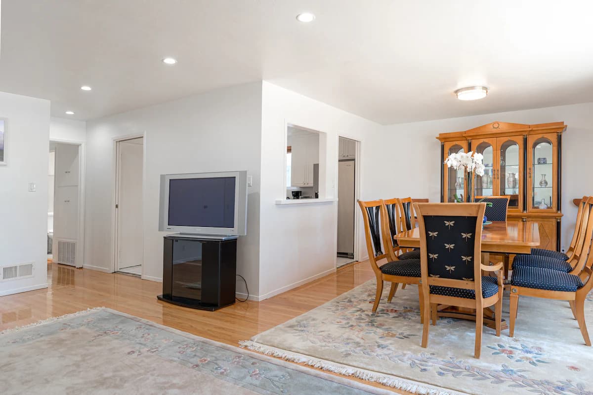 Home in Daly City · ★4.93 · 3 bedrooms · 4 beds · 2 baths - Image 33