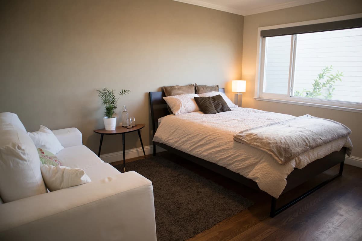 Noe Valley Condo with Bay Views & Workspace - Photo 17