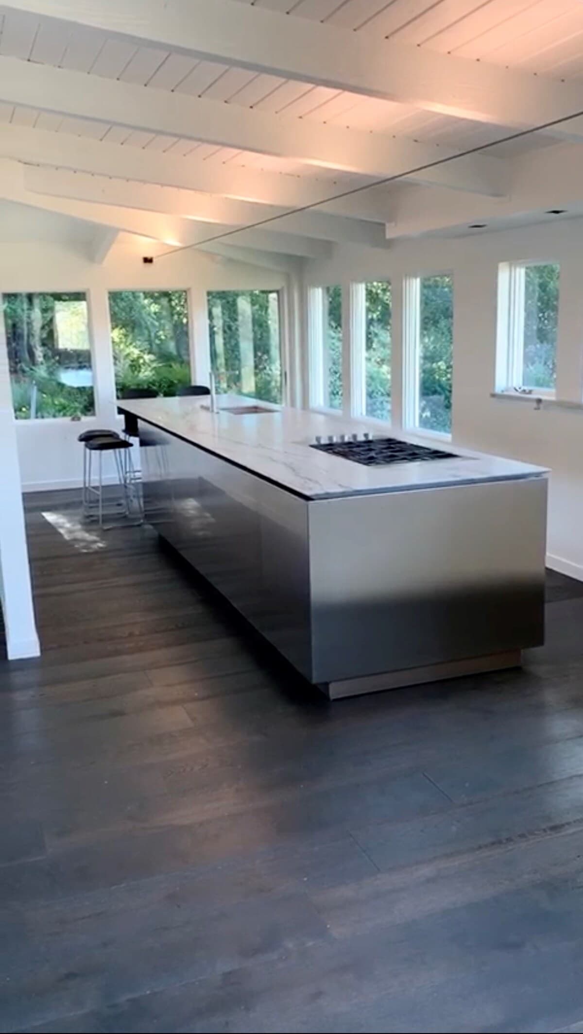 Home in Los Altos Hills · ★5.0 · 3 bedrooms · 4 beds · 2.5 baths - Image 4