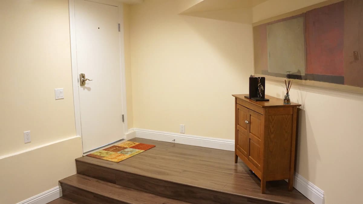 The Suite! Large cozy studio with private entrance - Photo 46