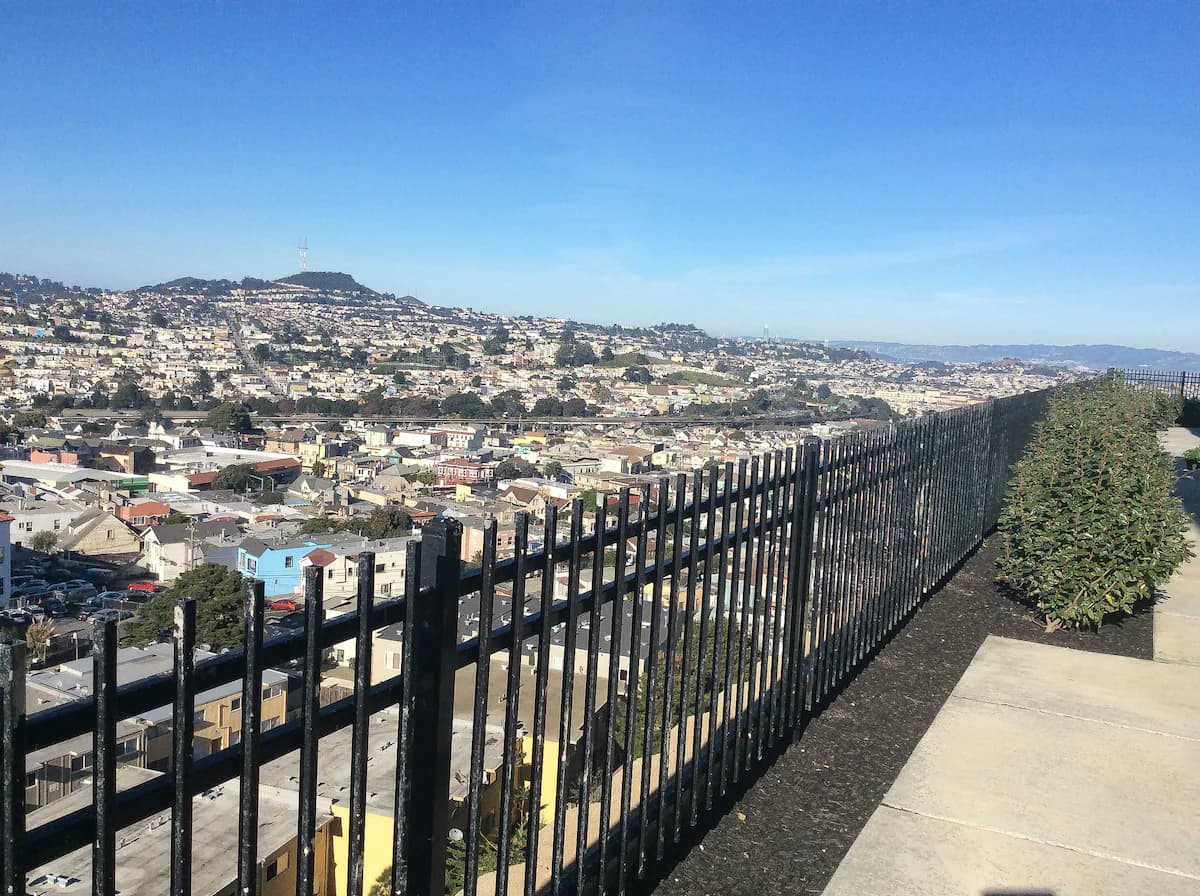 Townhouse in Daly City · ★4.89 · 1 bedroom · 1 bed · 1 bath - Image 2