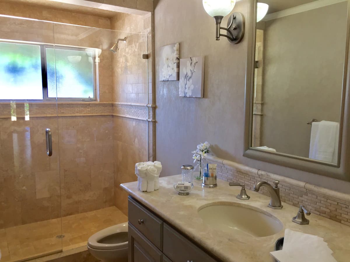 Home in Los Altos · ★4.36 · 5 bedrooms · 5 beds · 3.5 baths - Image 15