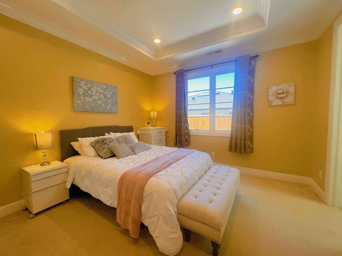 Home in Palo Alto · ★4.6 · 5 bedrooms · 5 beds · 3.5 baths - Image 18