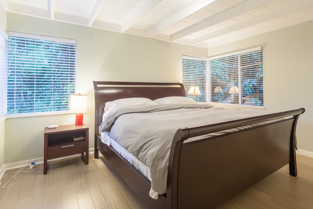 Home in Palo Alto · ★4.95 · 4 bedrooms · 5 beds · 3 baths - Image 15