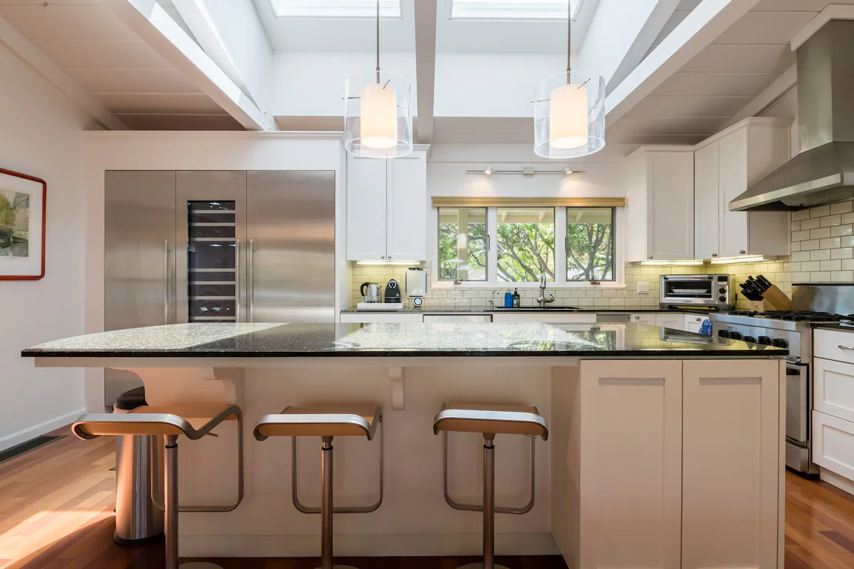 Home in Los Altos · ★5.0 · 3 bedrooms · 3 beds · 3 baths - Image 8