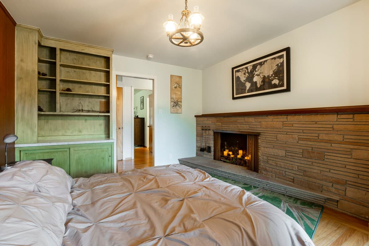 Home in Menlo Park · ★4.77 · 5 bedrooms · 6 beds · 3 baths - Image 21