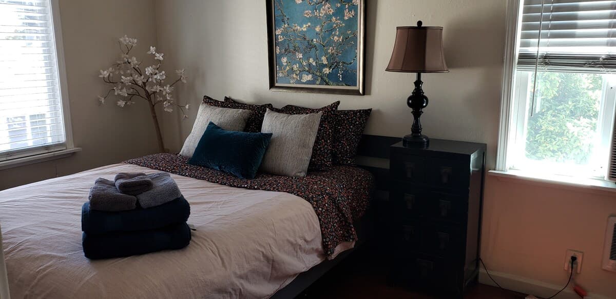 Guesthouse in Redwood City · ★4.57 · 2 bedrooms · 4 beds · 1 bath - Image 14