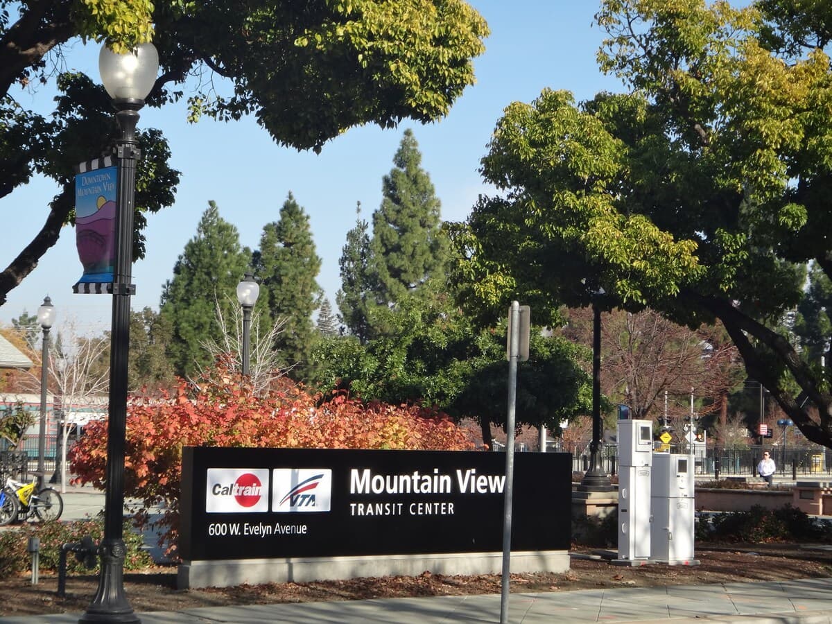 Home in Mountain View · ★5.0 · 2 bedrooms · 4 beds · 2 baths - Image 35
