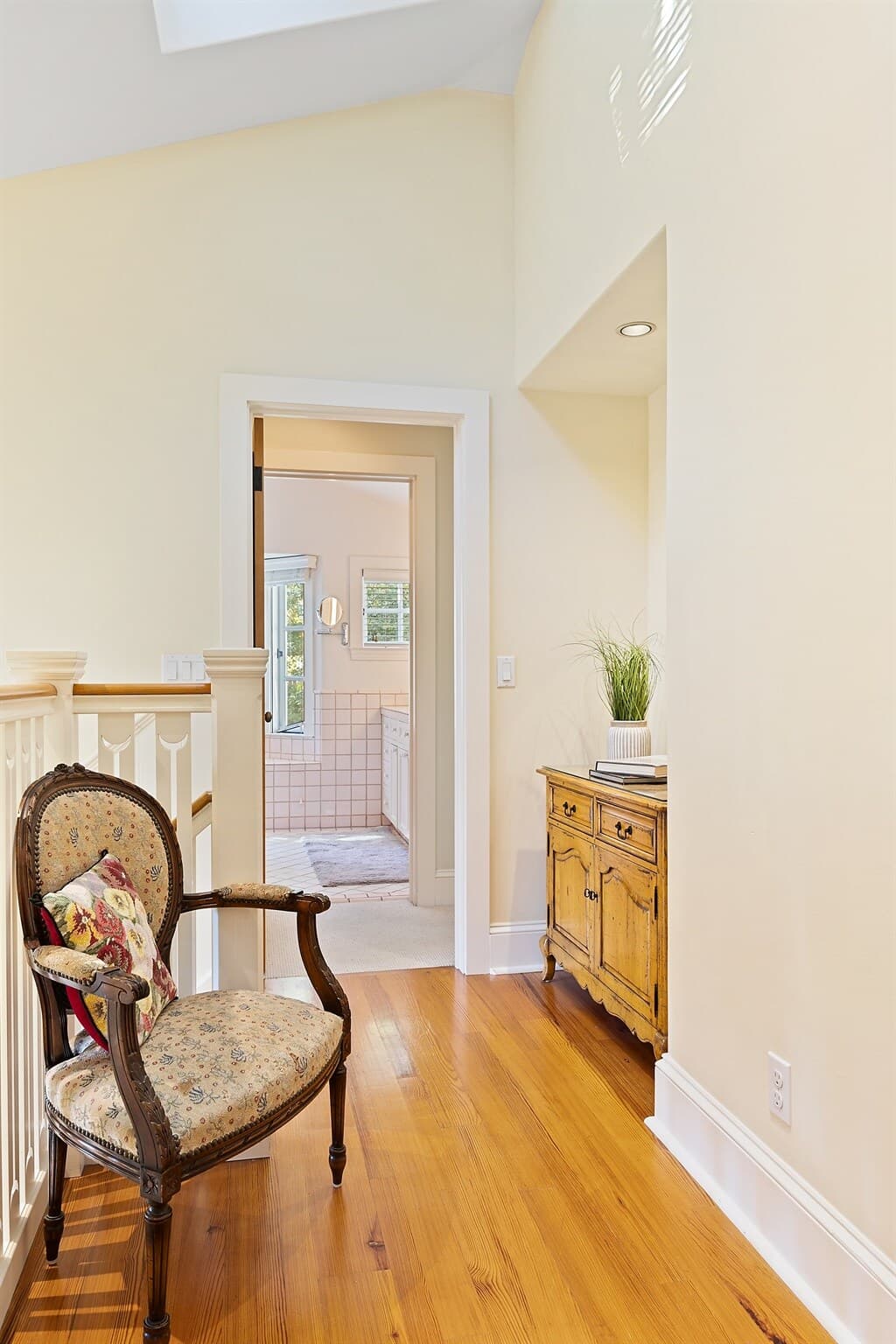 Home in Palo Alto · ★4.74 · 4 bedrooms · 4 beds · 3 baths - Image 26