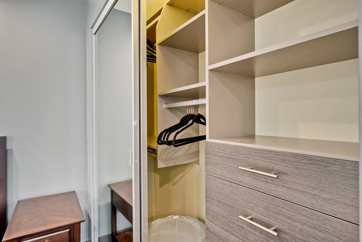 Guesthouse in Palo Alto · ★4.96 · 2 bedrooms · 3 beds · 1 bath - Image 21