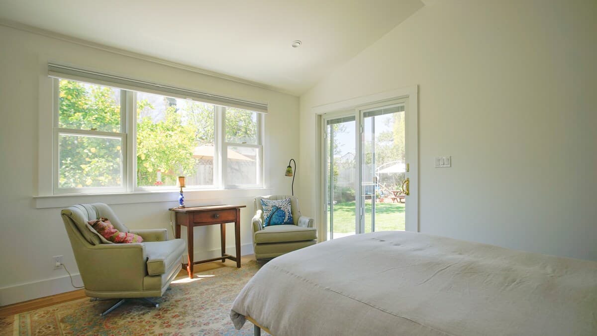 Home in Redwood City · ★4.94 · 2 bedrooms · 2 beds · 2 baths - Image 23