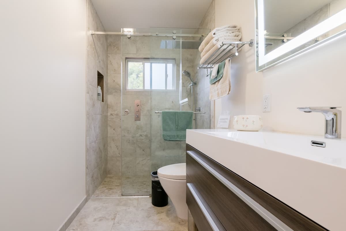 Guesthouse in Menlo Park · ★4.93 · 1 bedroom · 1 bed · 1 bath - Image 35