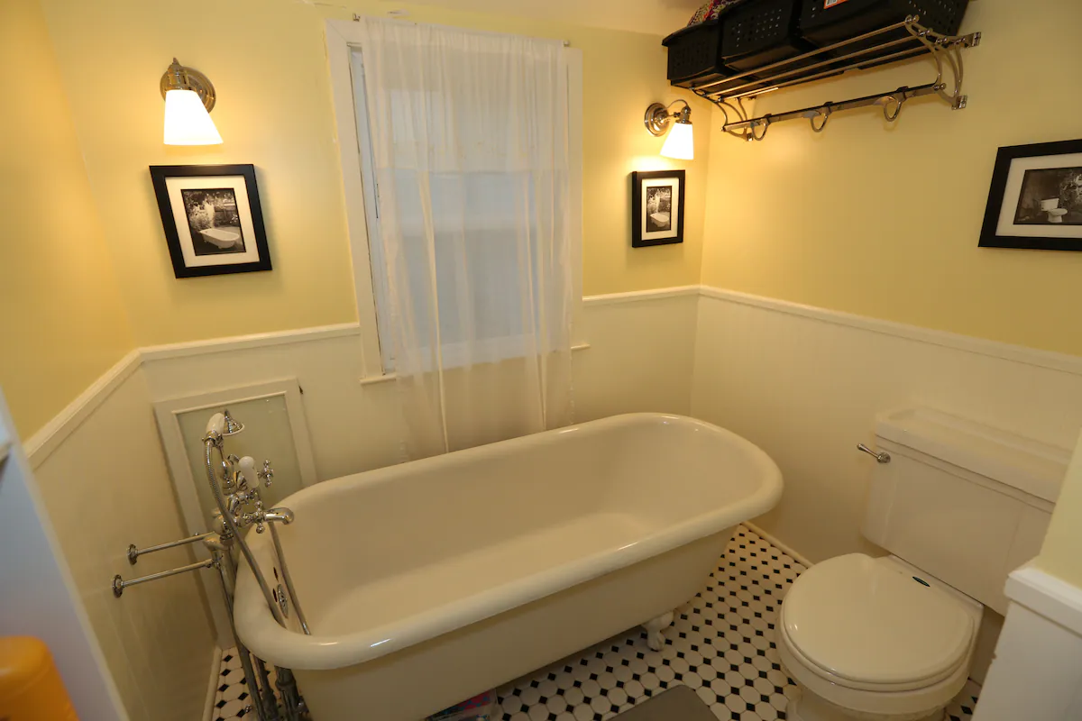 Home in Mountain View · ★4.95 · 3 bedrooms · 6 beds · 2 baths - Image 1
