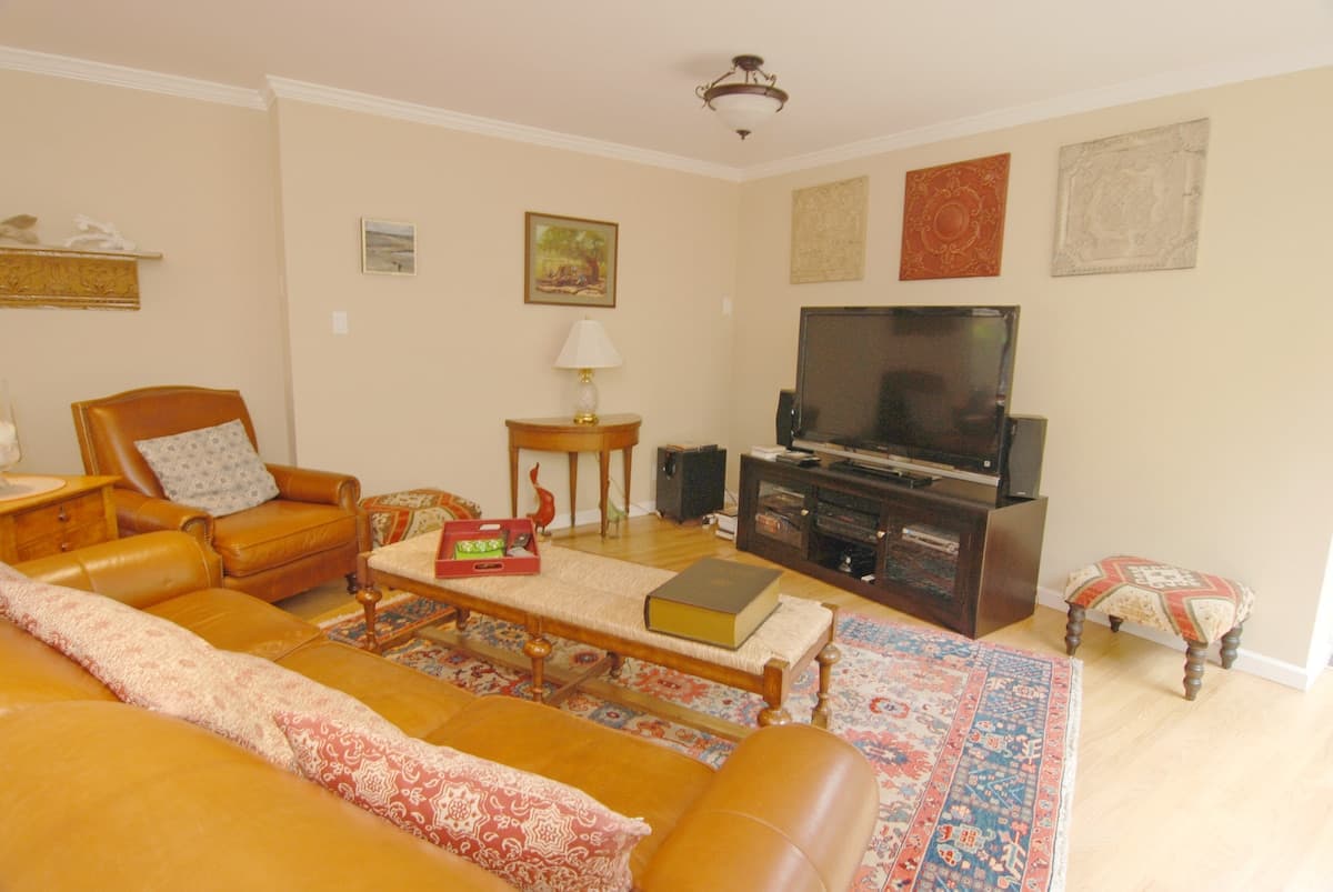 Stanford-Adjacent 4BR with Fire Pit & New Kitchen - Photo 2