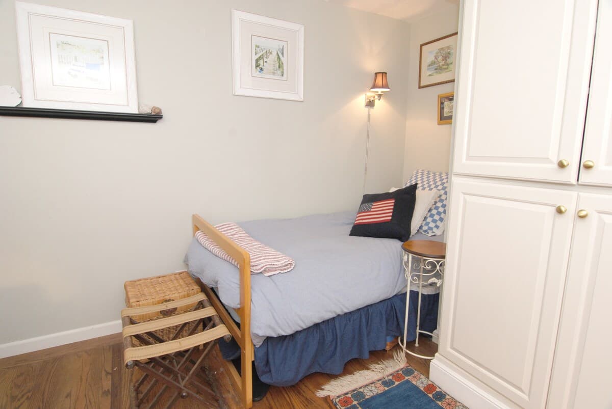 Stanford-Adjacent 4BR with Fire Pit & New Kitchen - Photo 8