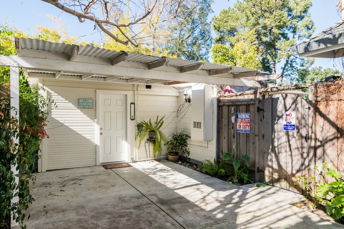 Home in Mountain View · ★4.88 · 1 bedroom · 1 bed · 1 bath - Image 26