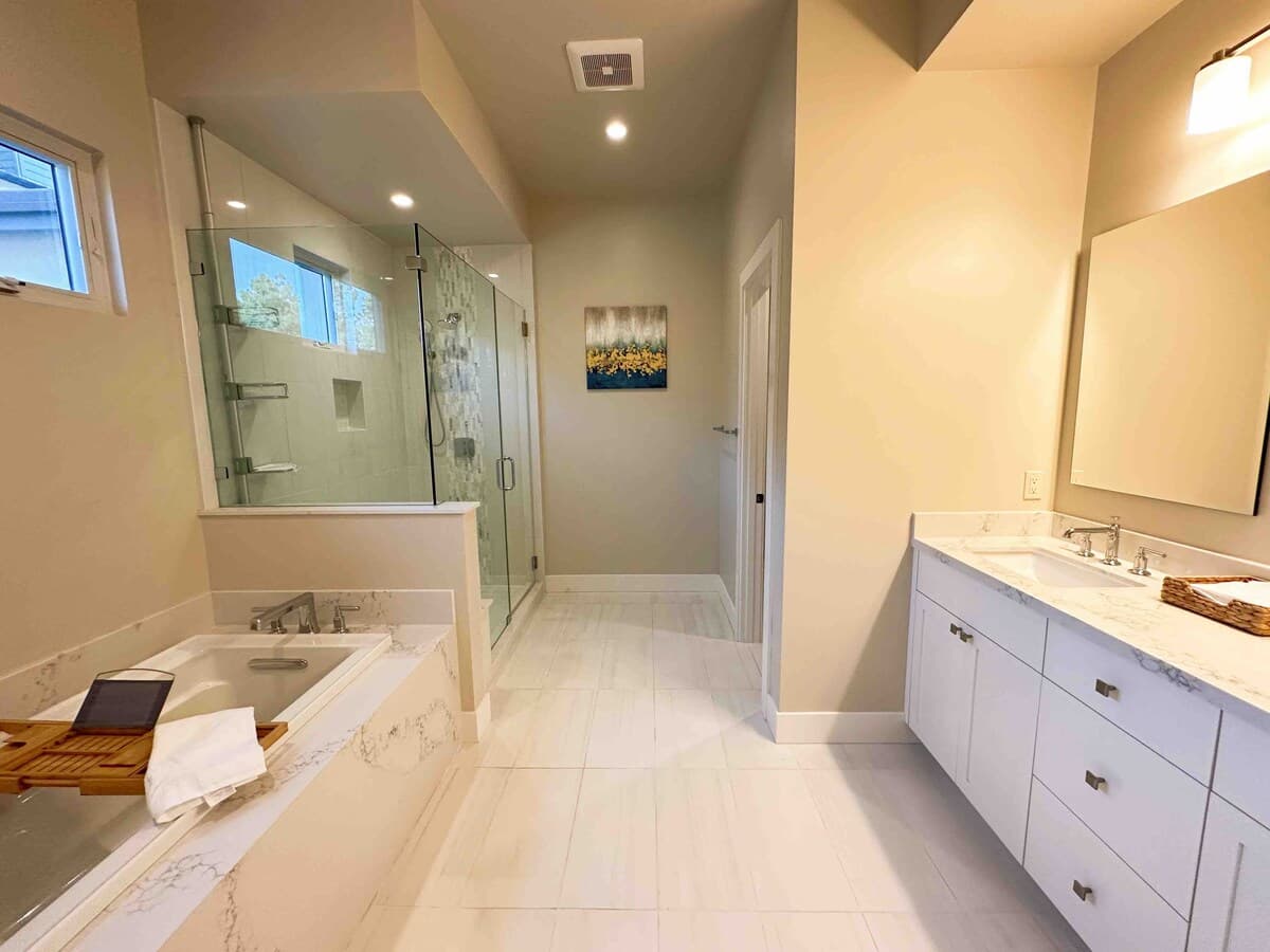 2021 Luxury Home, Private Baths, Silicon Valley - Photo 14