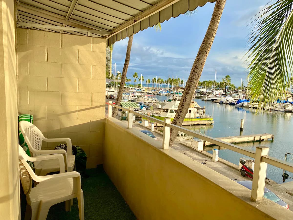 Condo in Honolulu · ★4.71 · 1 bedroom · 2 beds · 1 bath - Image 7