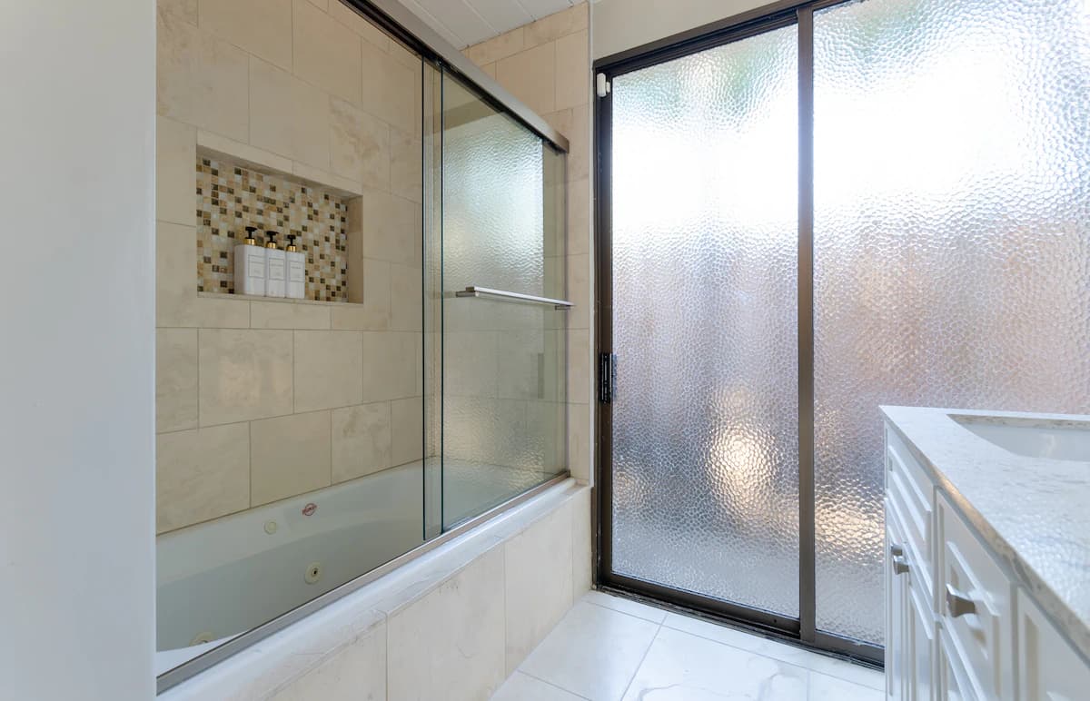 Home in Palo Alto · ★5.0 · 5 bedrooms · 6 beds · 3 baths - Image 29