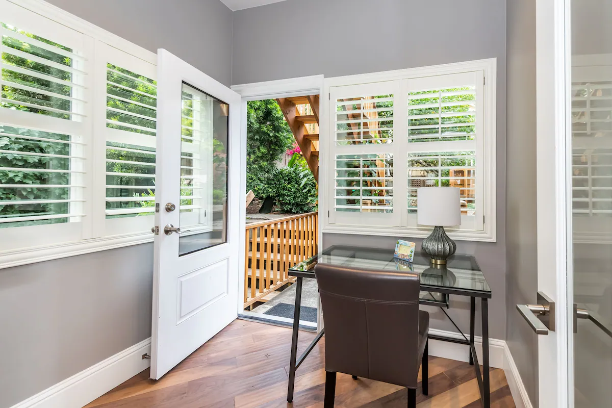 Edwardian 2BR with Chef's Kitchen & Marble Bath - Photo 16