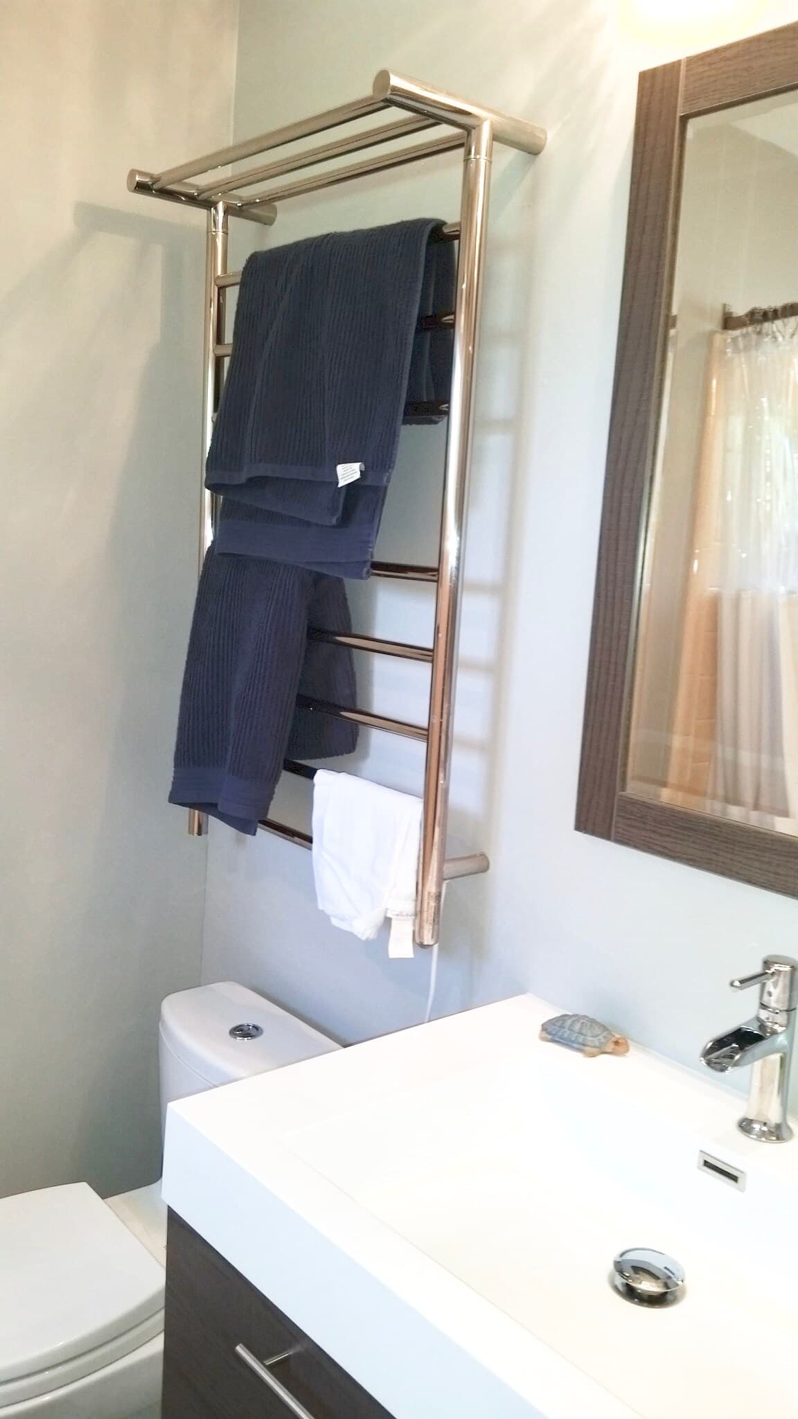 Home in Redwood City · ★4.94 · 2 bedrooms · 2 beds · 2 baths - Image 26