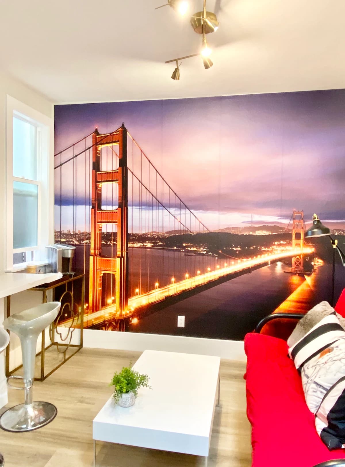 Home in Daly City · ★4.88 · 5 bedrooms · 8 beds · 2 baths - Image 3