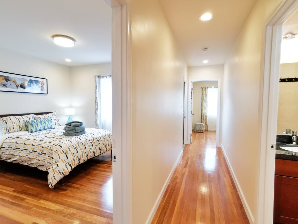 Private Upper Level, 3BR/3BA Near BART - Photo 17