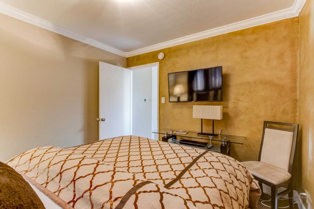 Stylish Mission/Castro Home with Skyline View - Photo 20