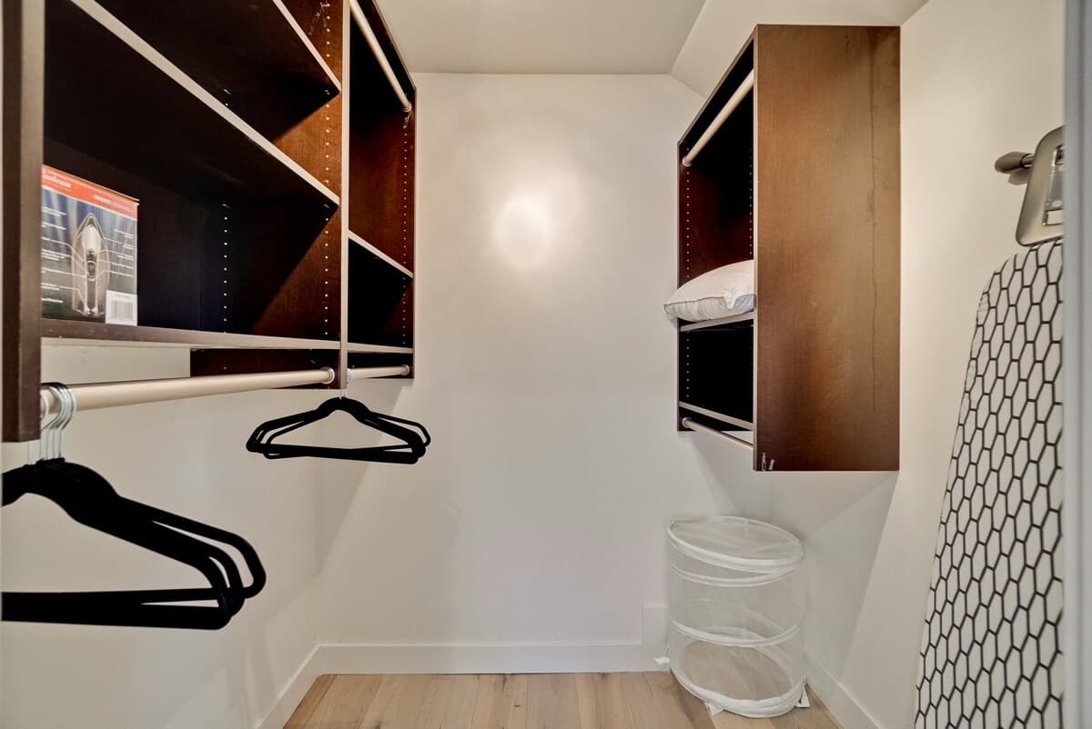 Home in Palo Alto · ★4.96 · 5 bedrooms · 7 beds · 4.5 baths - Image 31